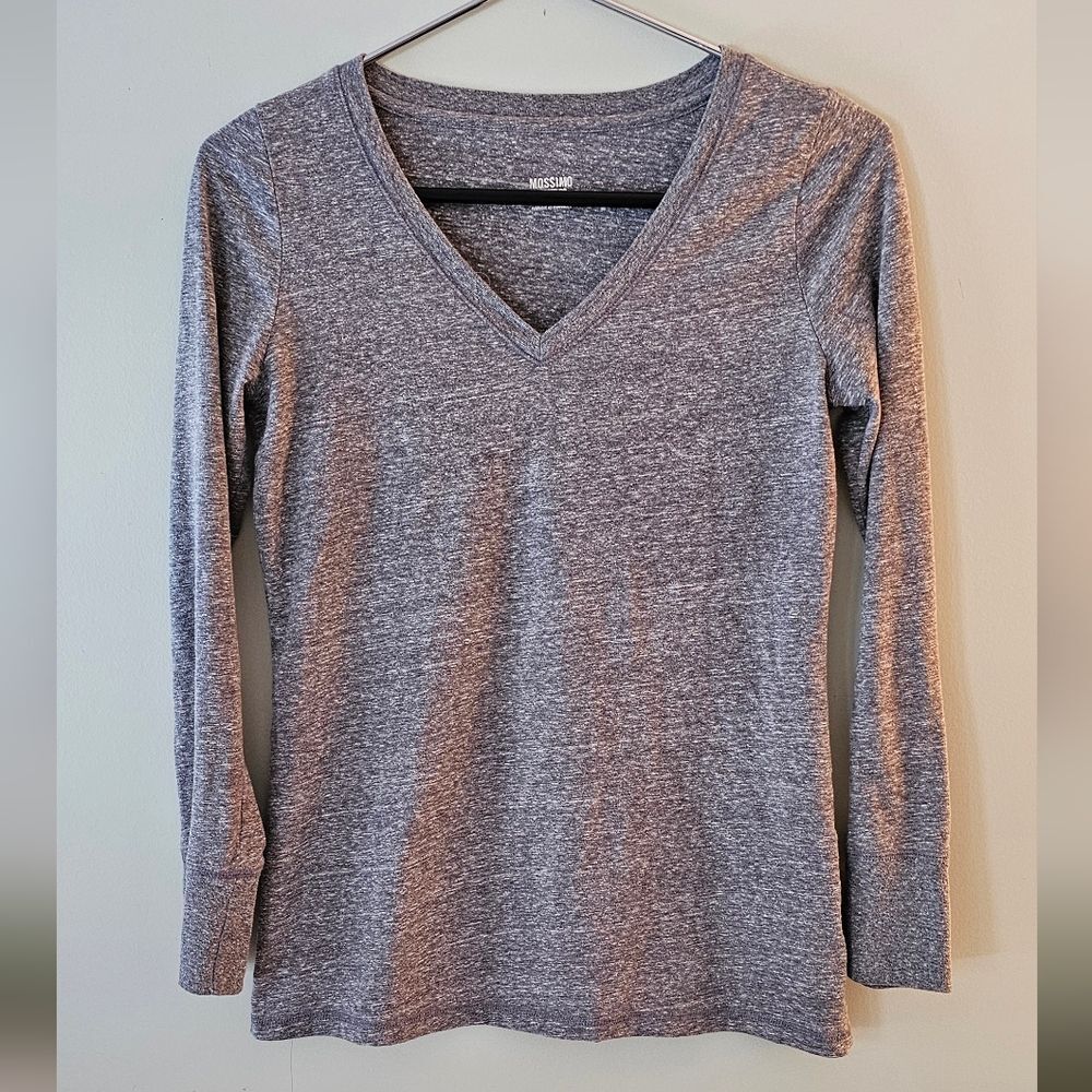 Heather Gray V-Neck Long Sleeve Tee, Size Medium